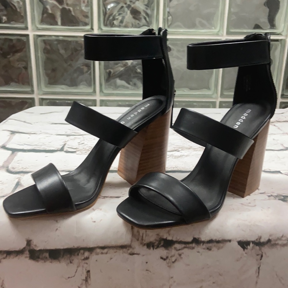 Like new Madden Girl Black Wedge Heel! Gorgeous! 😍